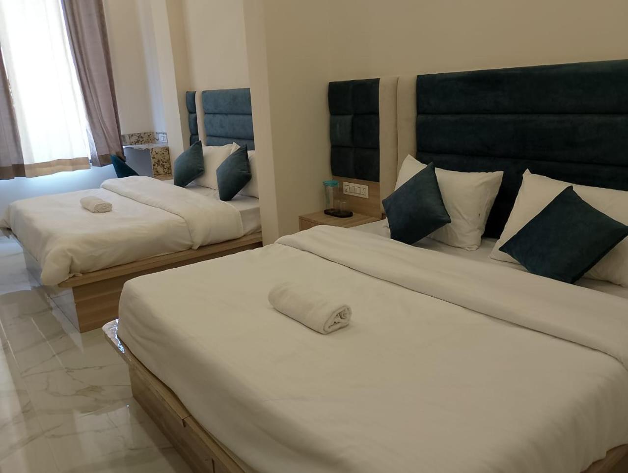 Hotel Lr Delite Inn Матхура Екстер'єр фото