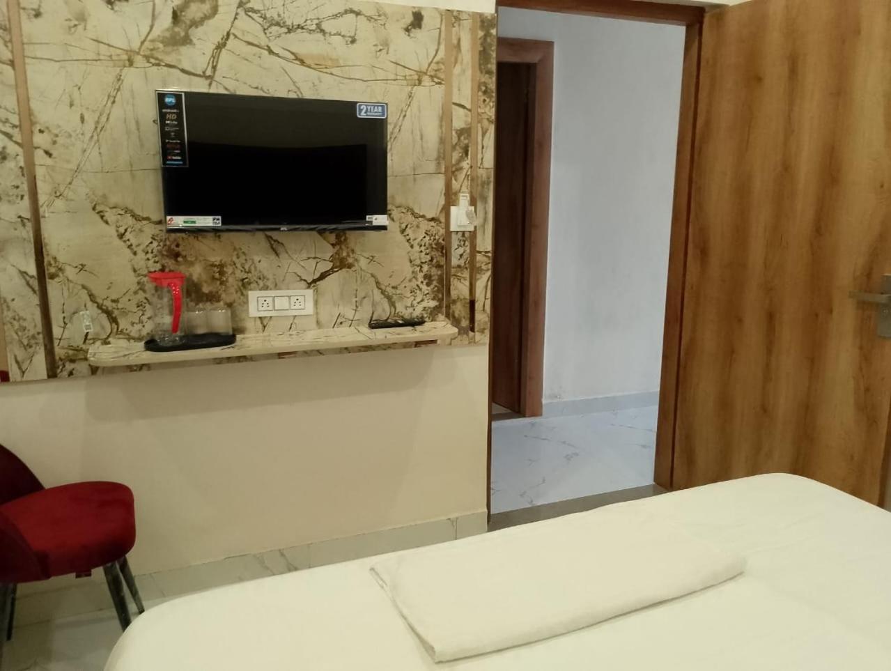 Hotel Lr Delite Inn Матхура Екстер'єр фото
